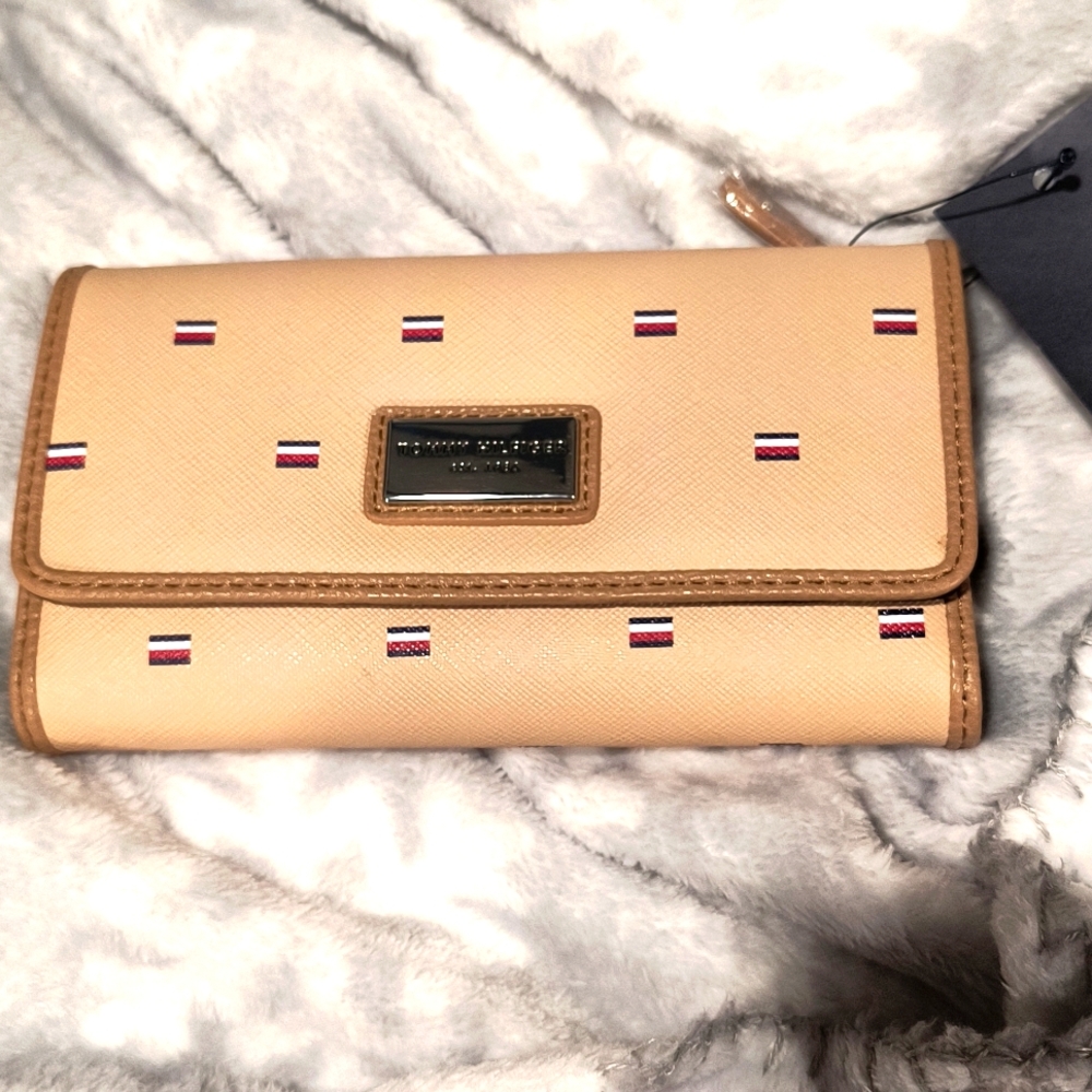 Tommy Hilfiger long wallet, NWT